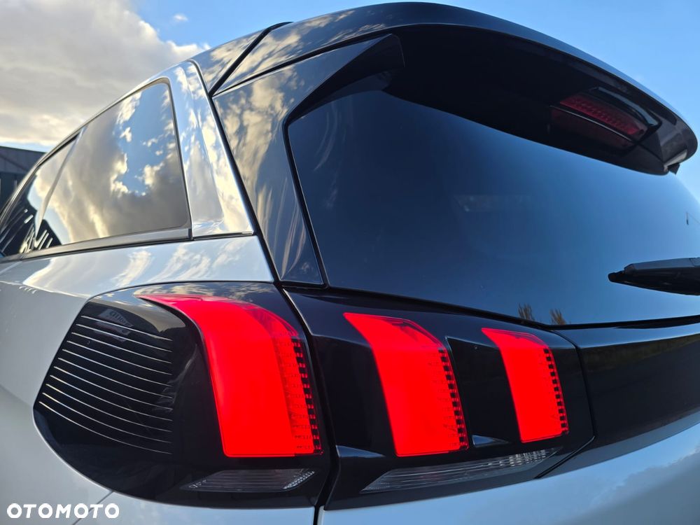 Peugeot 5008 - 8