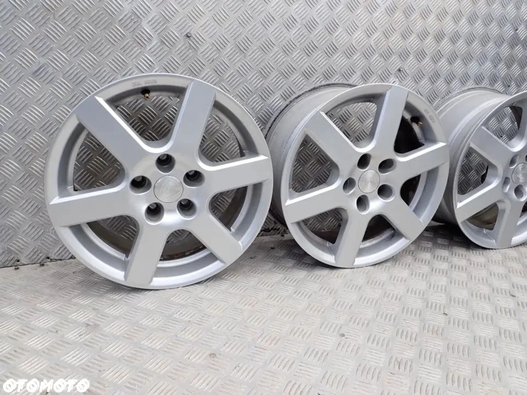 FELGI ALUMINIOWE KIA HYUNDAI 5X114,3 ET40 7JX16 67.1 - 3