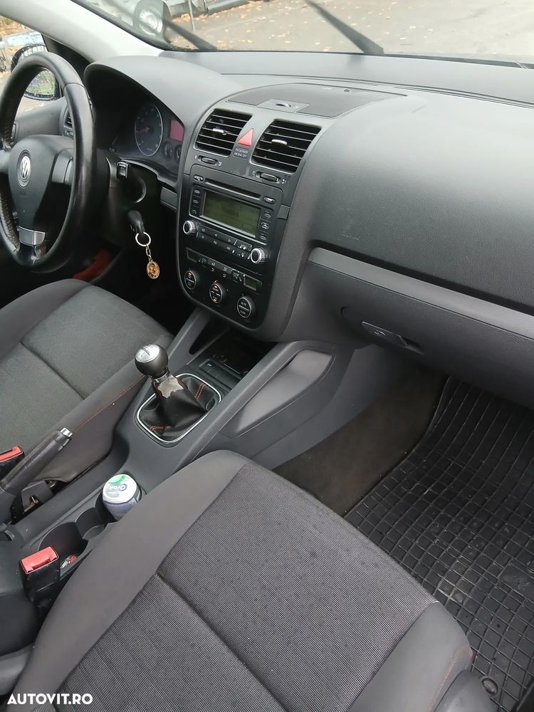 Volkswagen Golf - 8