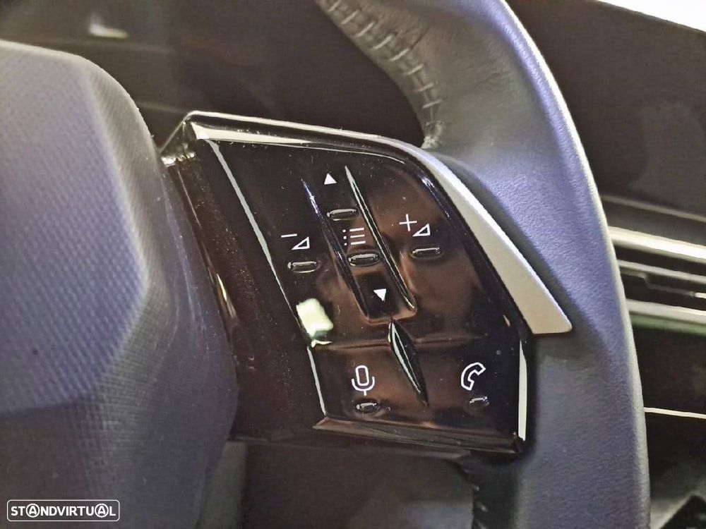 Peugeot 5008 1.2 Hybrid Allure e-DCS6 - 17