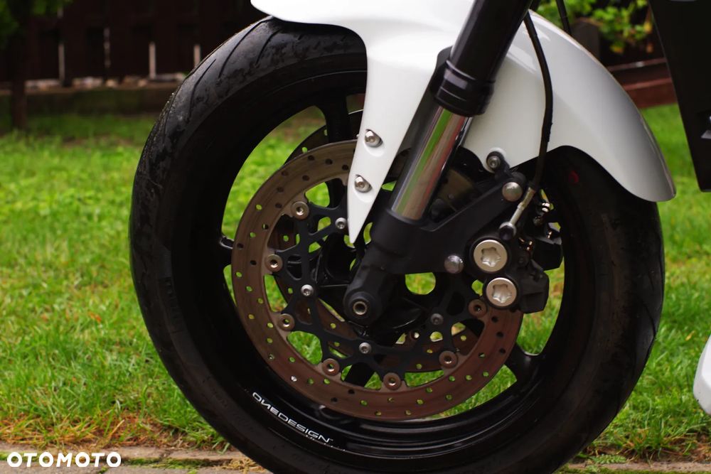 Yamaha FZ - 29