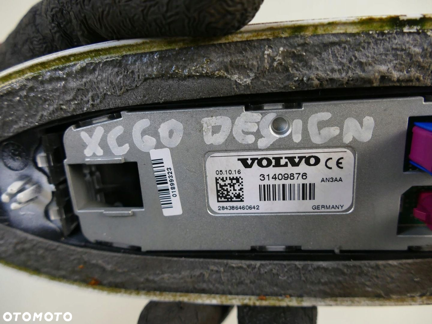 VOLVO XC60 I ANTENA DACHOWA NA DACH PŁETWA OBUDOWA KOLOR 614-46 BIAŁA - 5