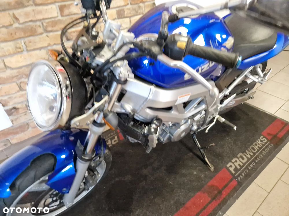 Suzuki SV - 16