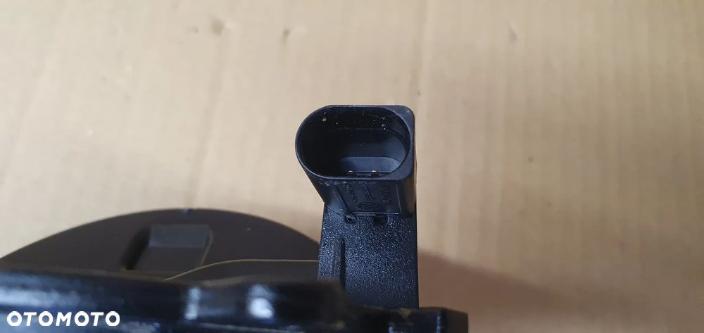 Klamka znaczek klapy bagażnika VW Golf V 3C5827469D - 7