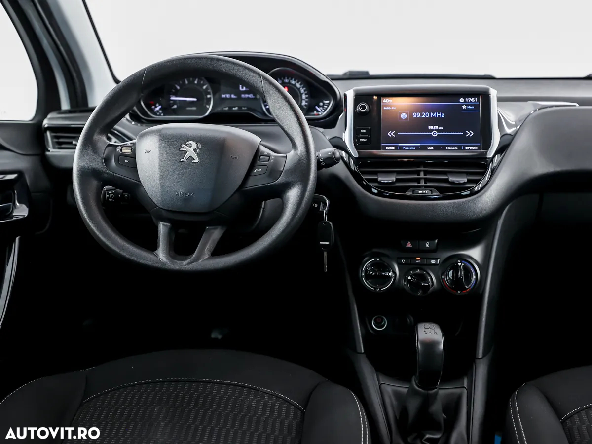 Peugeot 208 1.2 L PureTech Access - 8