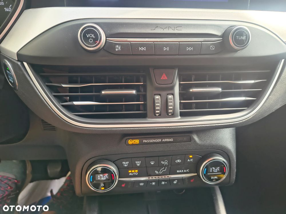 Ford Focus 1.0 EcoBoost Titanium ASS - 27