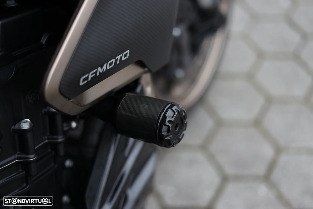CF Moto 800NK - 16