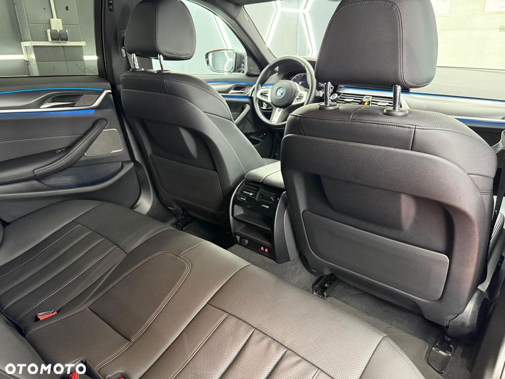 BMW Seria 5 530e xDrive M Sport sport - 35