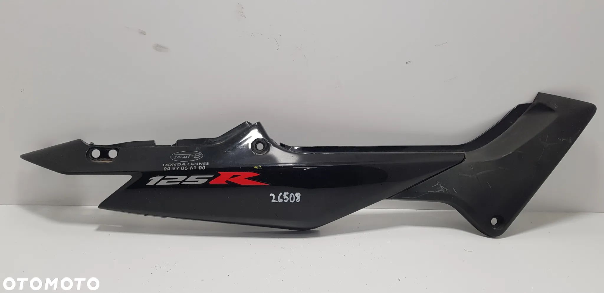HONDA CBR 125R 06 Boczek prawy tył - 1