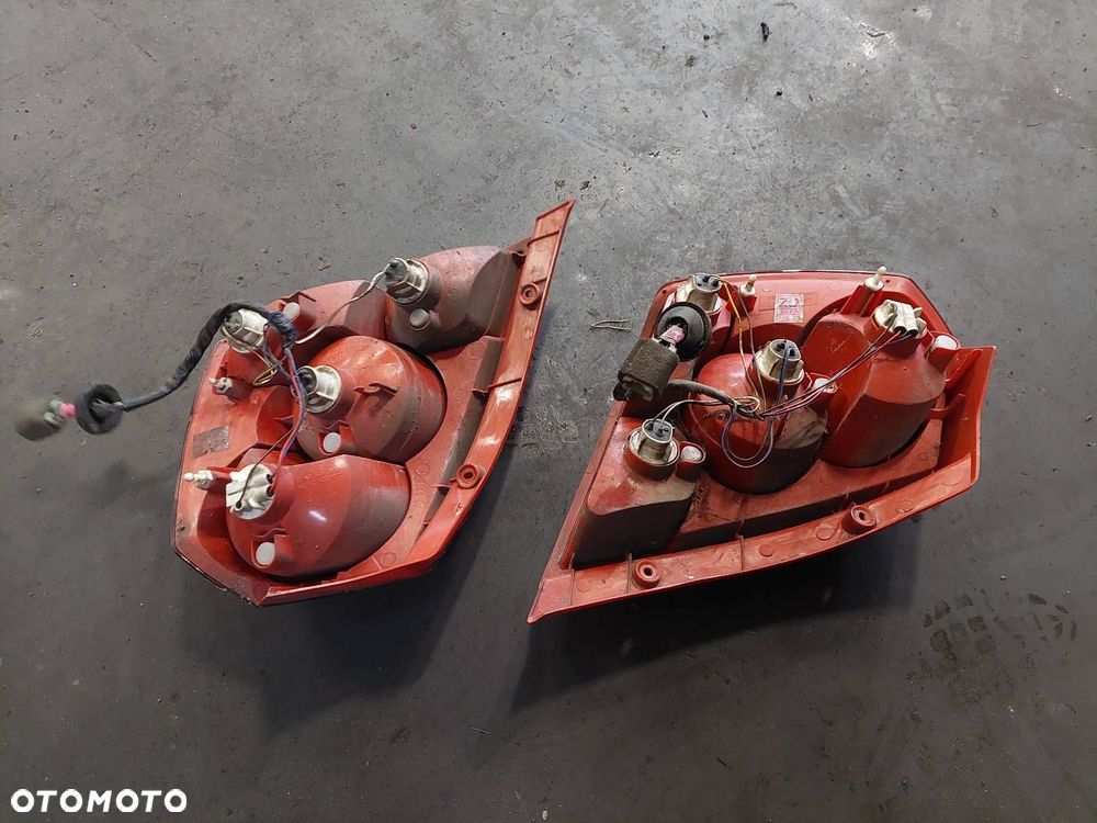 ZDERZAK TYŁ + LAMPY CHEVROLET AVEO I 54U HB 5D - 3