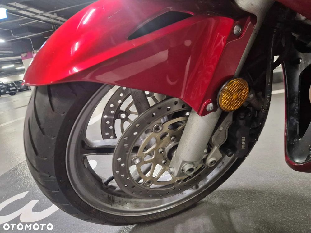 Honda VFR - 18