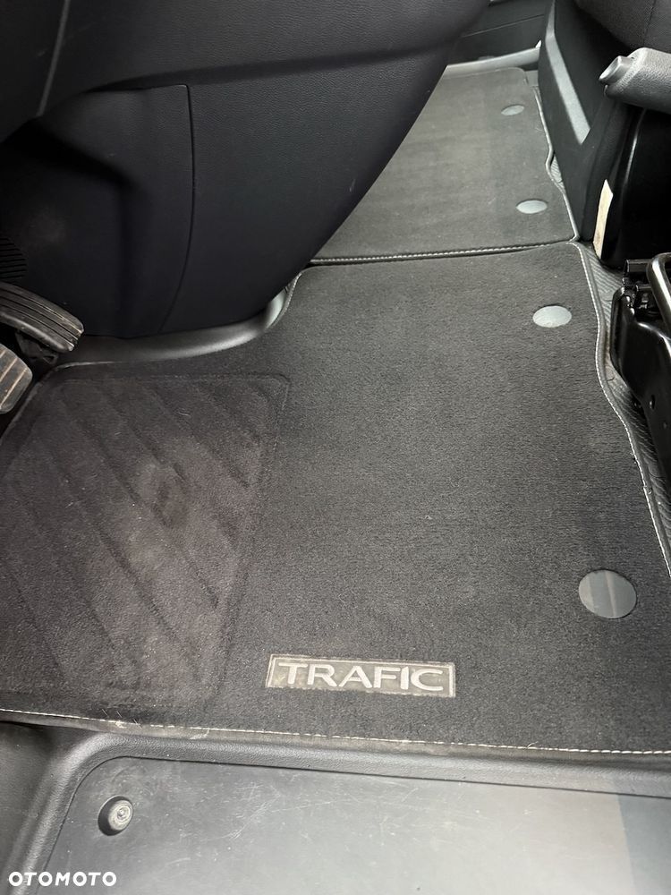 Renault Trafic - 11