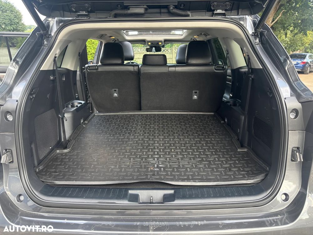 Toyota Highlander 2.5 L Dynamic Force 248CP Luxury Metallic - 9