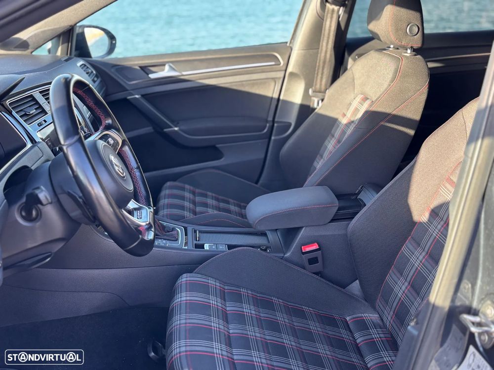 VW Golf 2.0 TSI GTI DSG Performance - 11