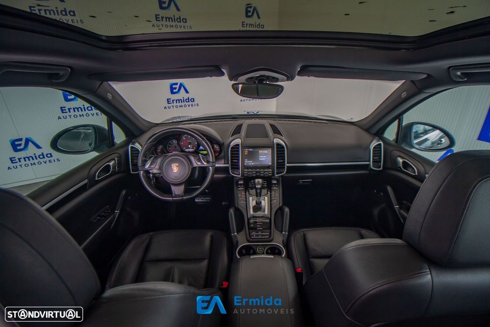 Porsche Cayenne - 24