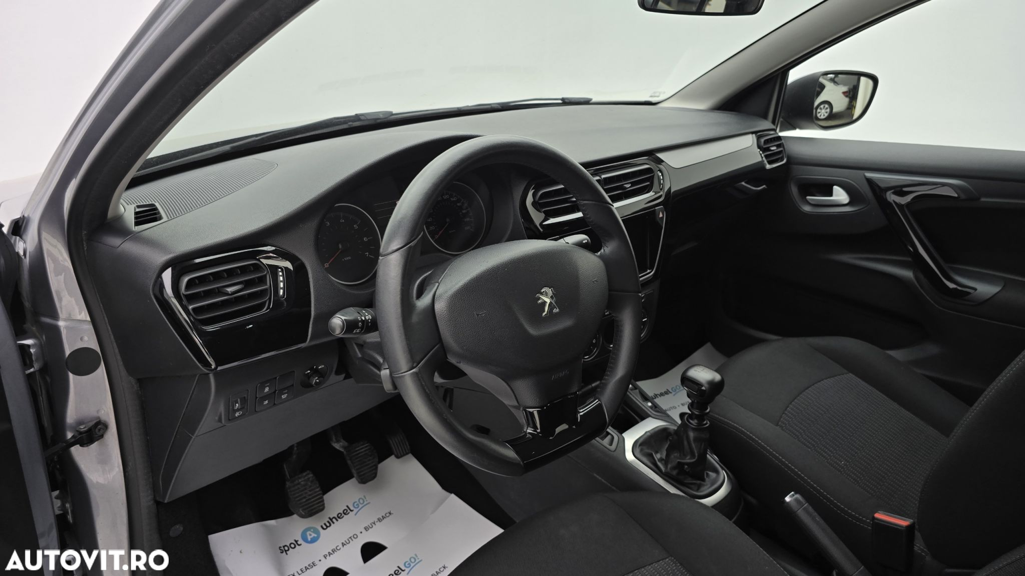 Peugeot 301 1.5 BlueHDI FAP Allure - 12