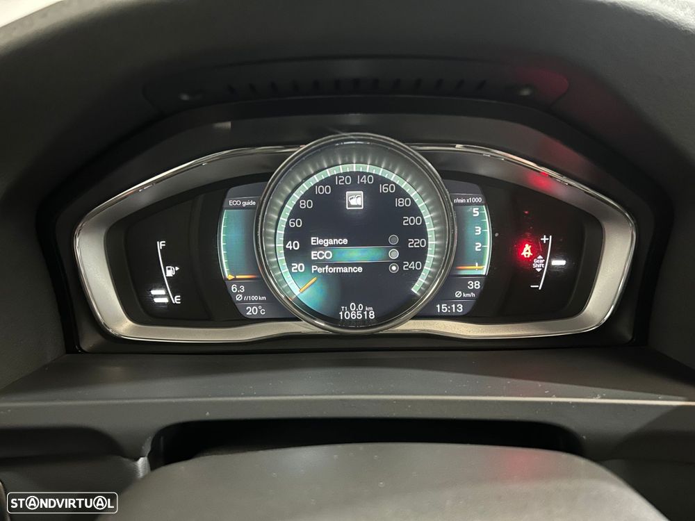 Volvo V60 2.0 D3 R-Design - 26