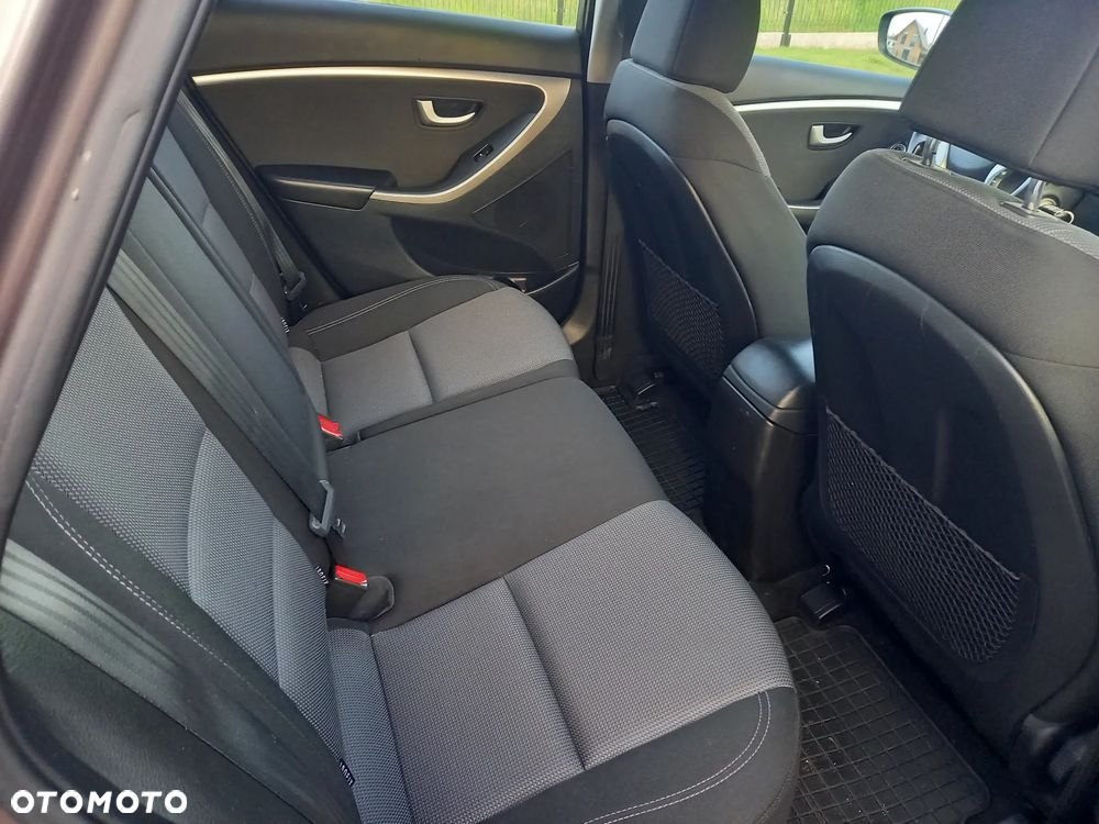 Hyundai i30 1.6 CRDi Premium - 3