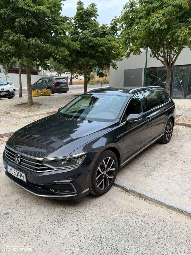 VW Passat Variant - 1