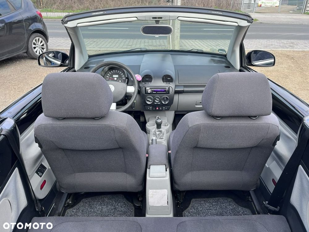Volkswagen New Beetle - 17