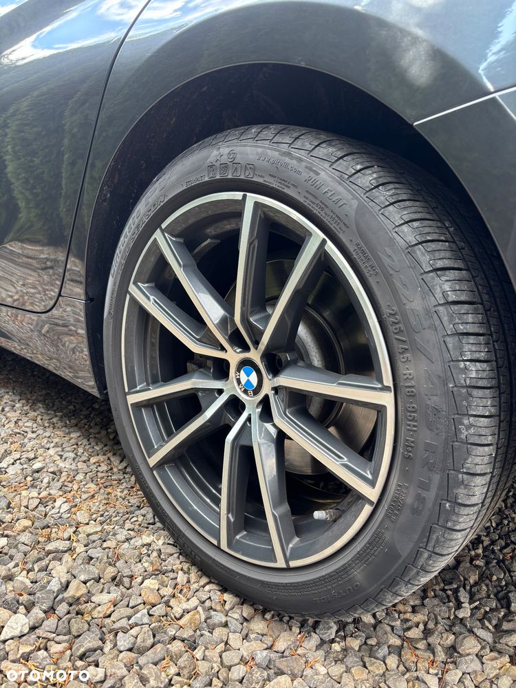 BMW Seria 3 330i xDrive - 11
