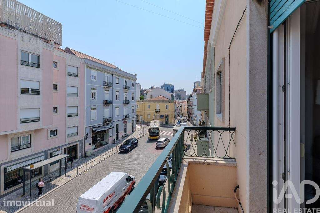 Apartamento T2 em Campolide - Grande imagem: 2/27