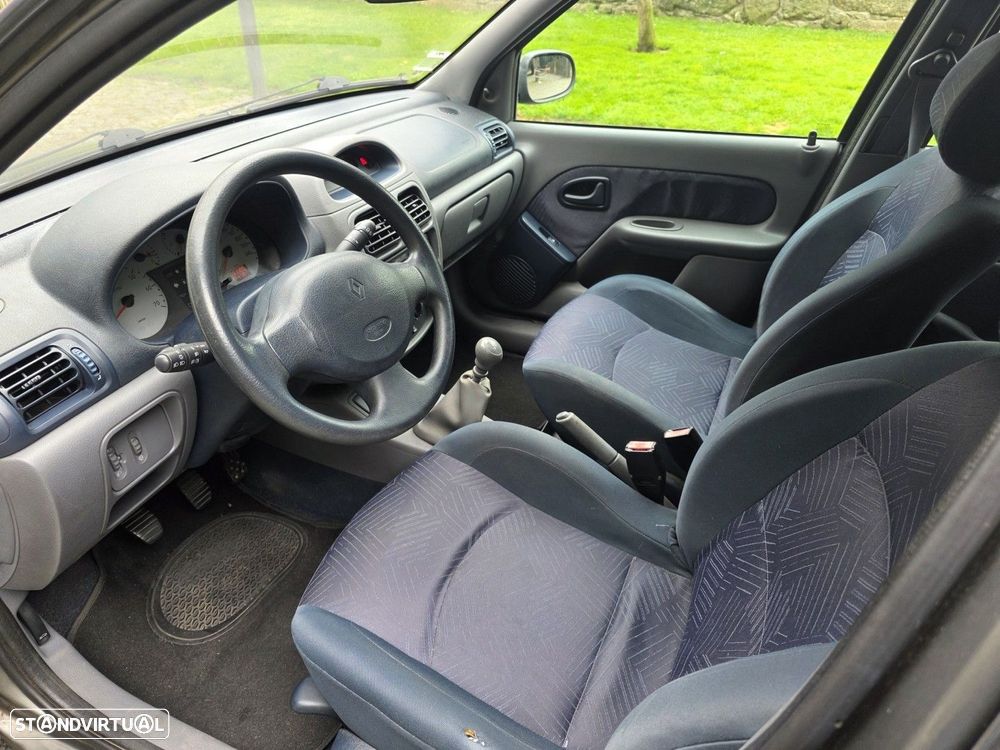 Renault Clio 1.2 Expression - 12