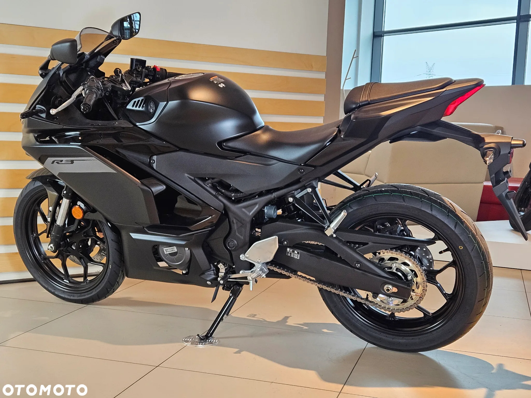 Yamaha R3 - 11