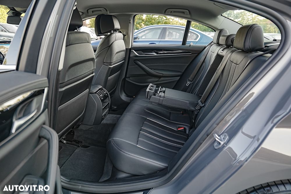 BMW Seria 5 530e Aut. Luxury Line - 18