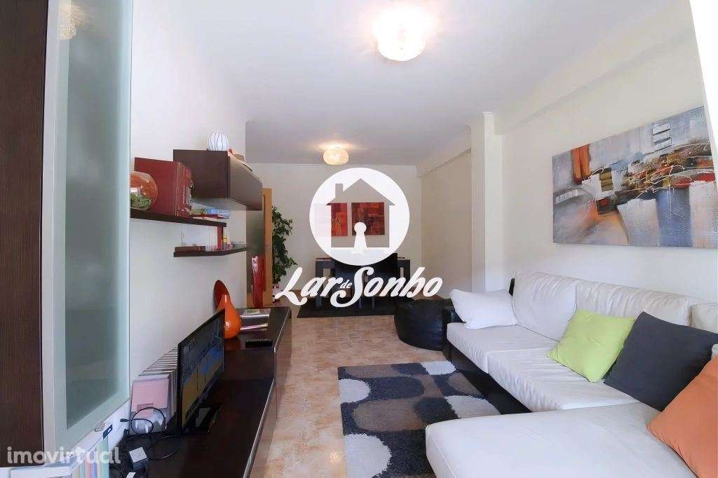 Apartamento T2 c/ garagem fechada e terraço a 200 metros da praia |... - Grande imagem: 2/12