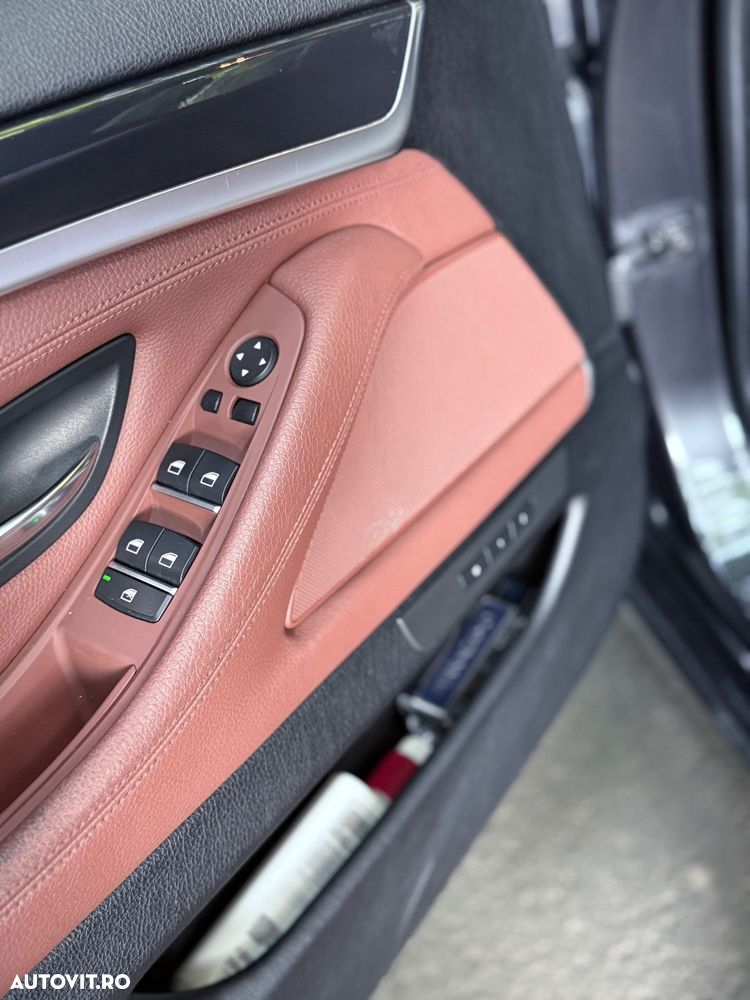 BMW Seria 5 525d xDrive AT - 17
