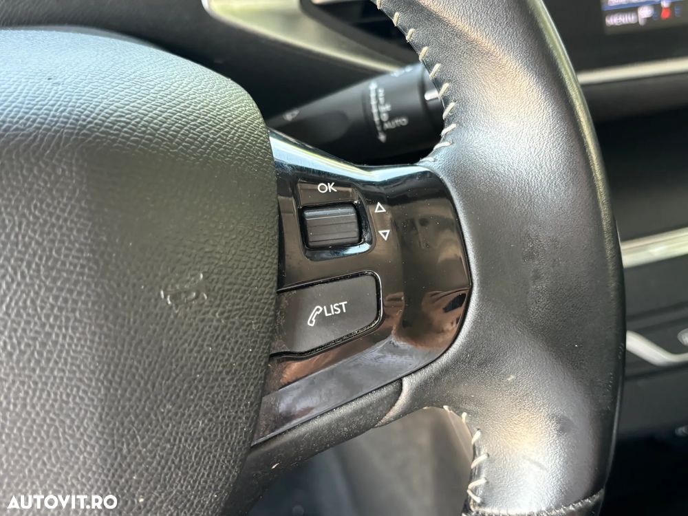 Peugeot 308 - 16