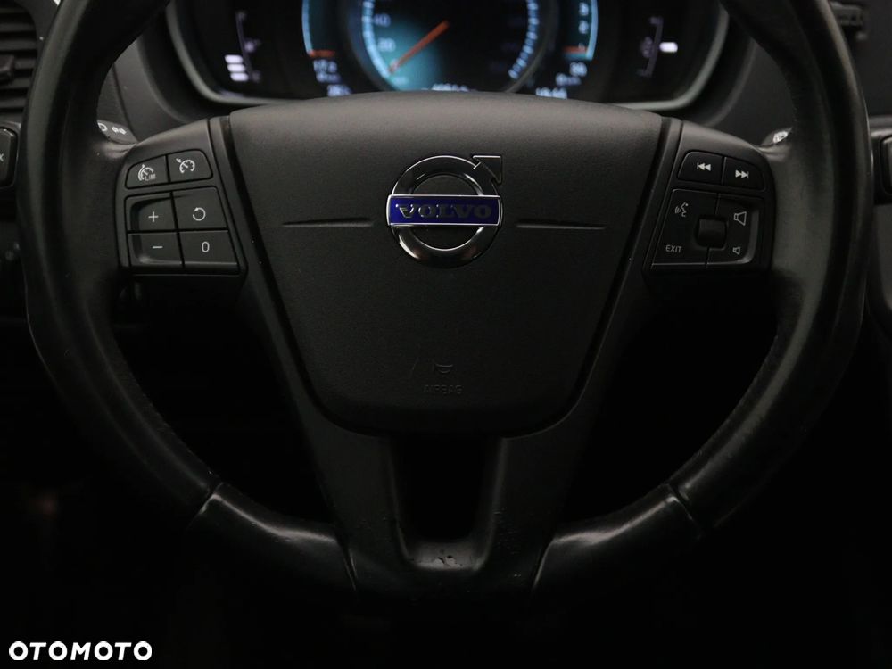 Volvo V40 - 18