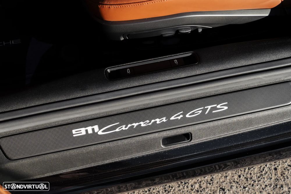 Porsche 911 (992) Carrera 4 GTS - 16