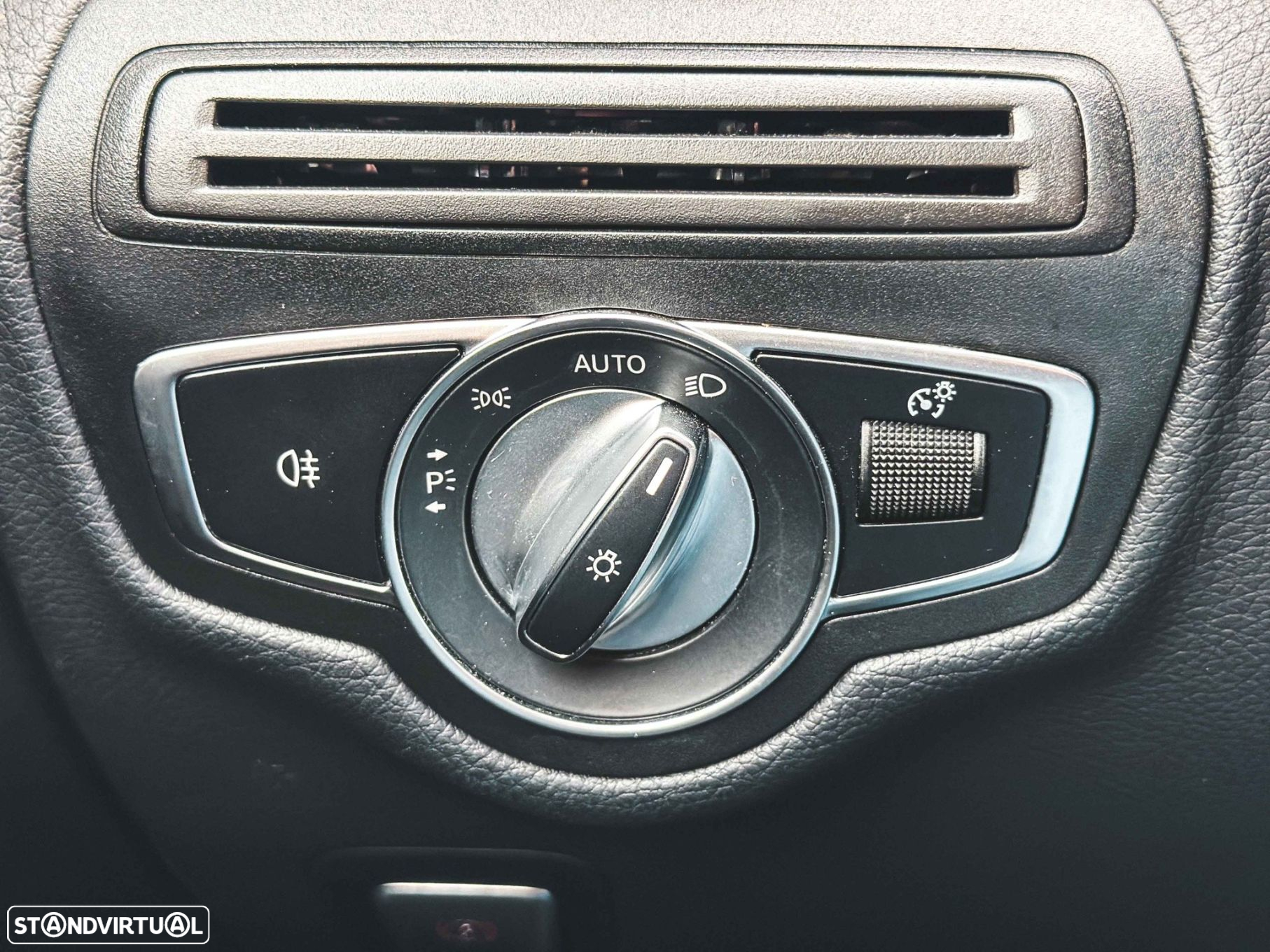 Mercedes-Benz GLC 300 de 4Matic 9G-TRONIC AMG Line - 32