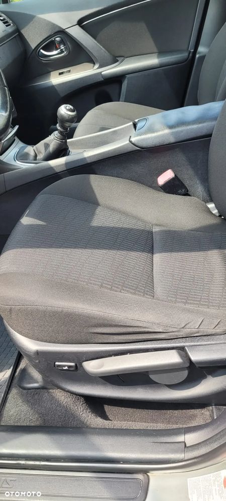 Toyota Avensis 2.2 D-4D Sol Plus - 8