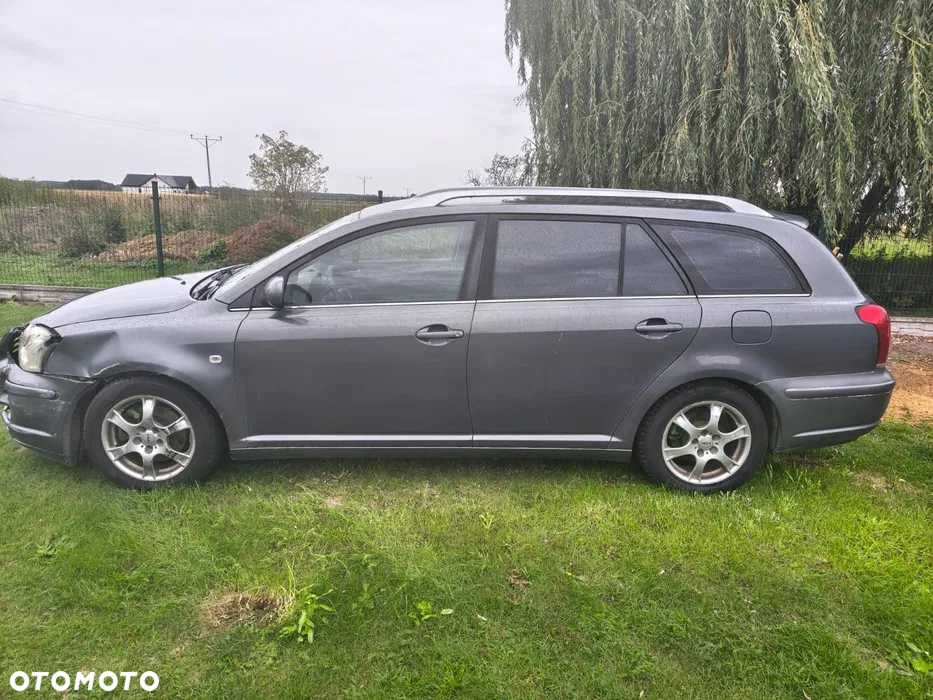 Toyota Avensis 2005 photo 4