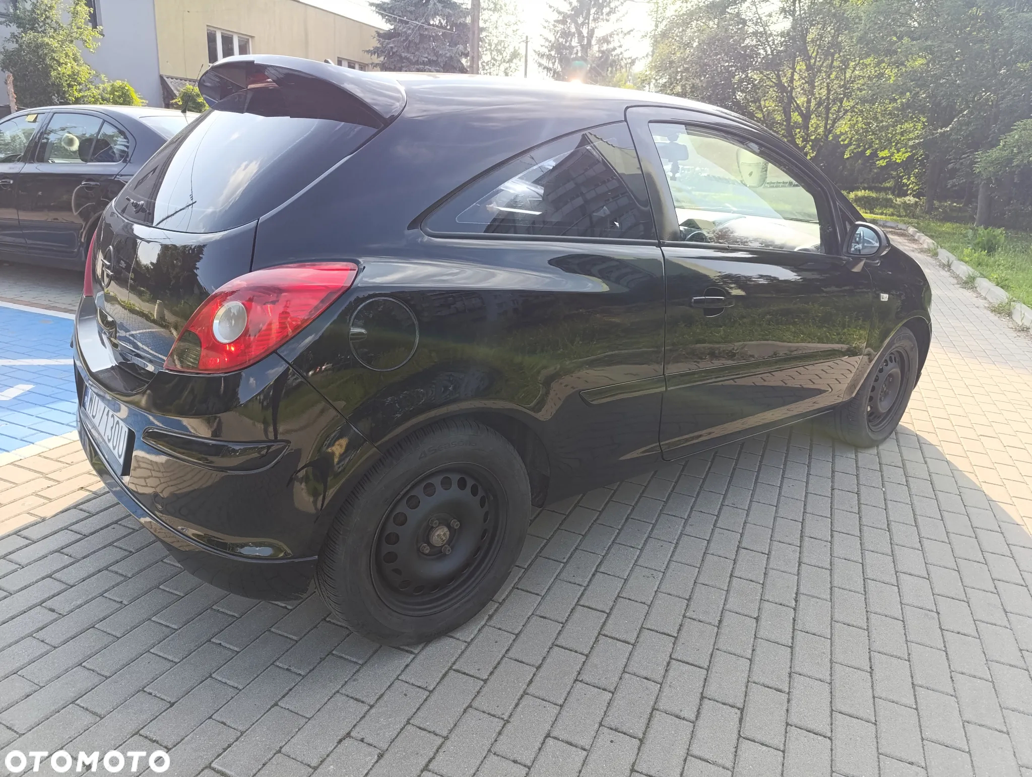 Opel Corsa 1.4 16V Sport - 4