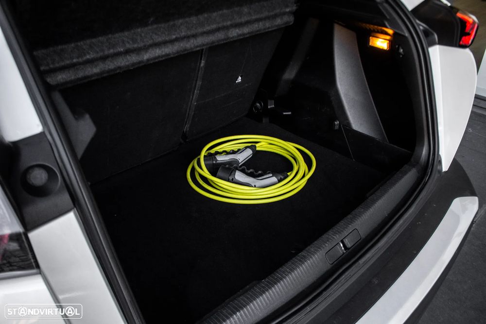 Peugeot e-2008 GT - 32