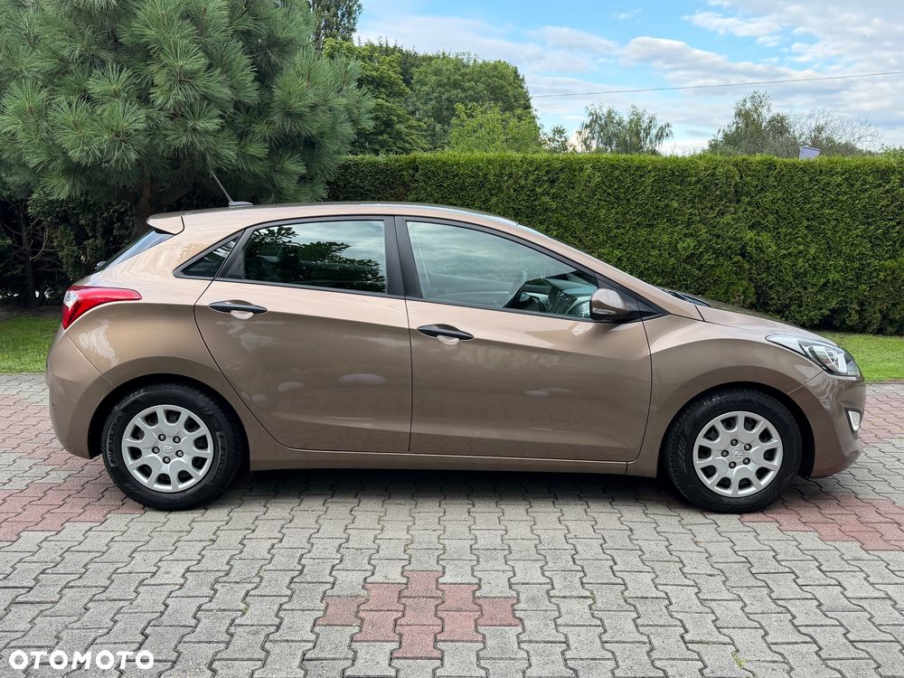 Hyundai i30 blue 1.4 Classic Navigation - 9
