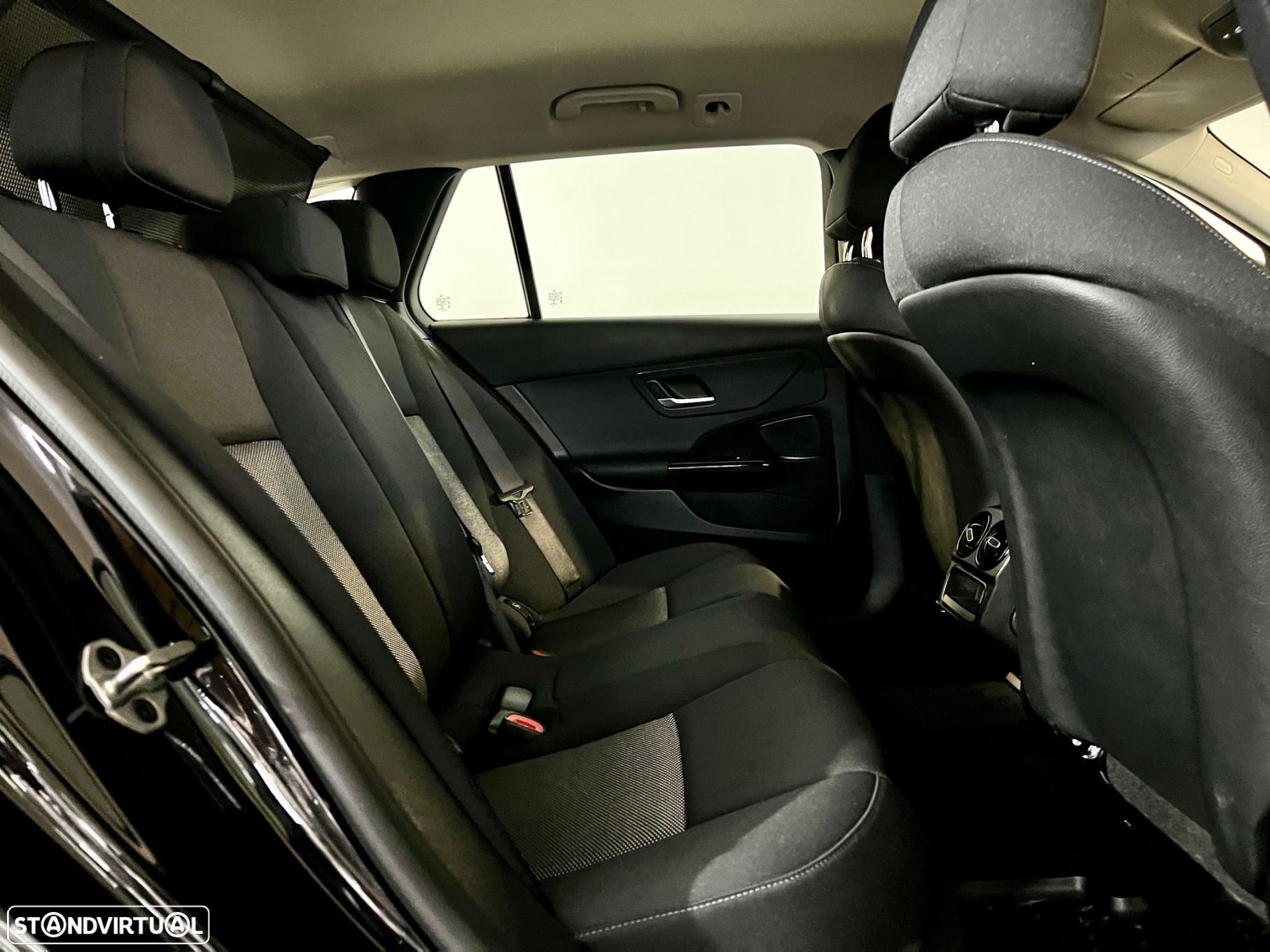 Mercedes-Benz C 200 d Avantgarde - 17