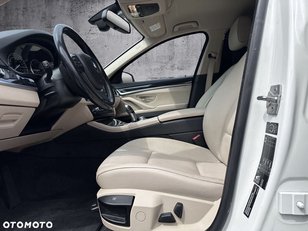 BMW Seria 5 520d Luxury Line - 14