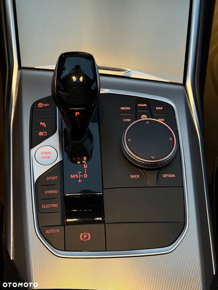 BMW Seria 3 330e Sport Line - 27