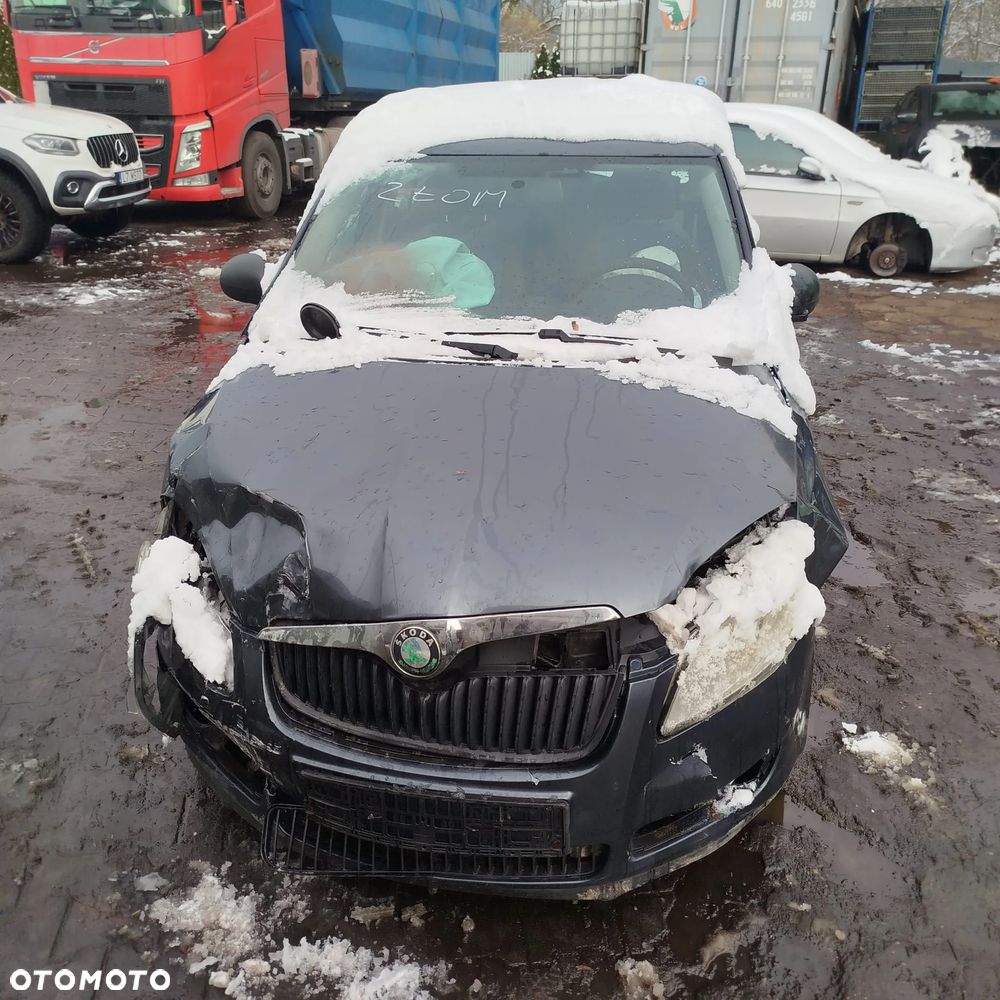 Skoda Fabia 2 na części . - 1