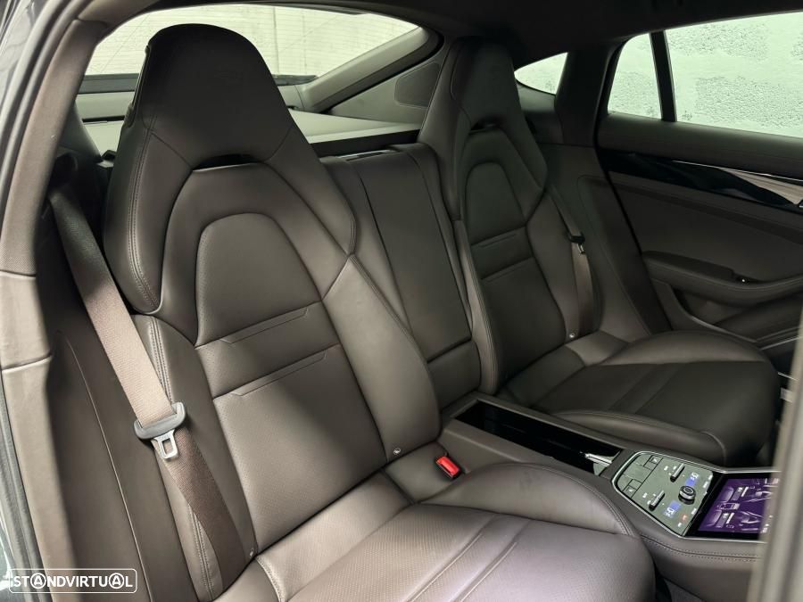 Porsche Panamera 4 E-Hybrid - 53