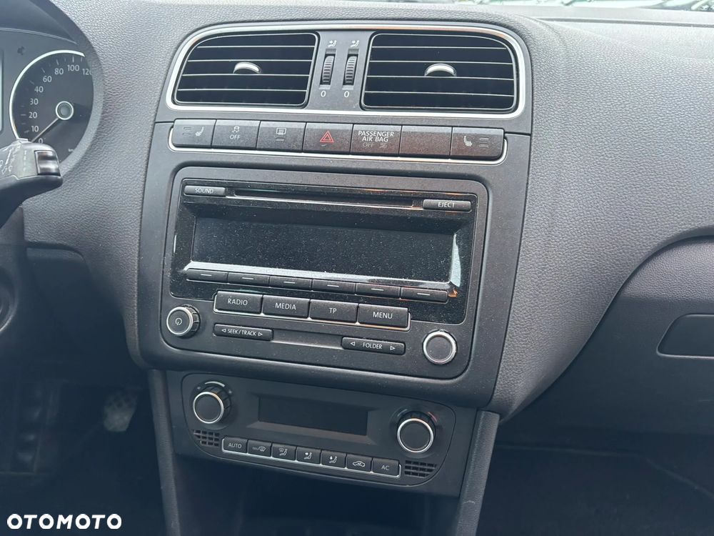 Volkswagen Polo 1.2 TSI MATCH - 14