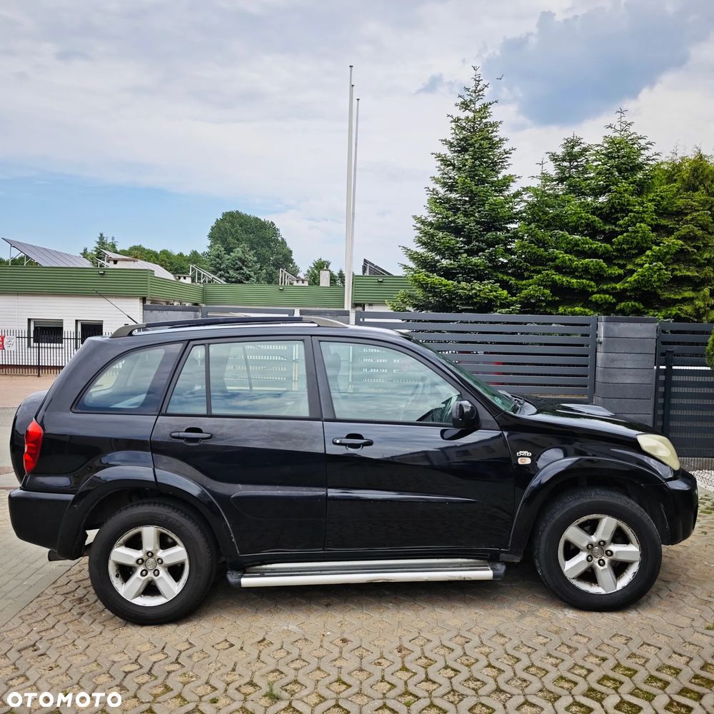 Toyota RAV4 2.0 D-4D 4x4 - 4