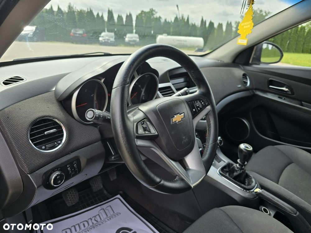 Chevrolet Cruze - 17