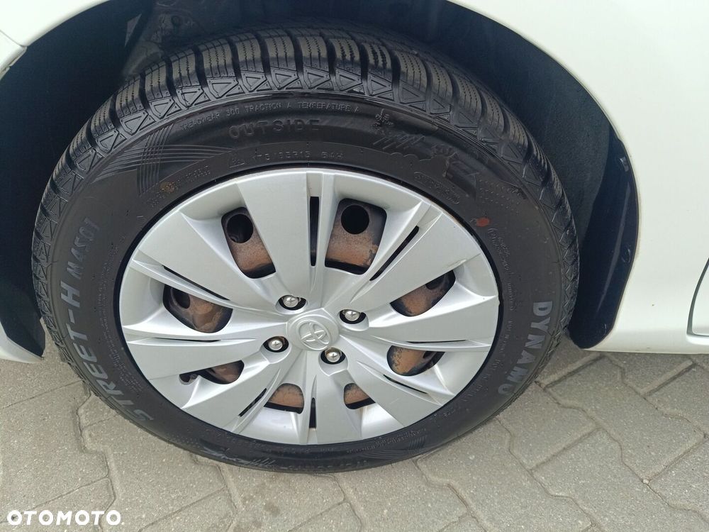 Toyota Yaris - 10