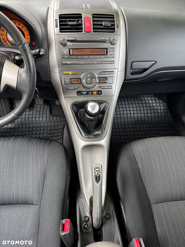 Toyota Auris 1.6 Executive - 7
